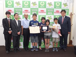 写真：福生第五小学校環境省自然環境局長賞受賞報告