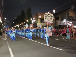 写真：民踊パレード