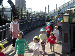 写真：どんぐり橋[歩道橋]