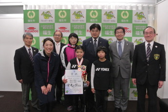 写真：小学生バドミントン全国大会成績報告