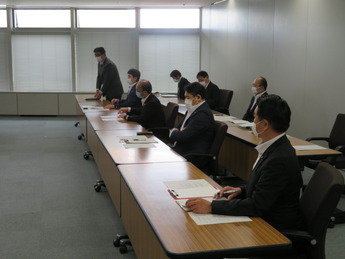 写真：横田基地対策特別委員会要請行動