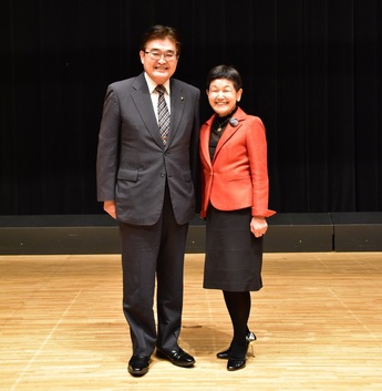 写真：福生市立図書館開設50周年記念講演会